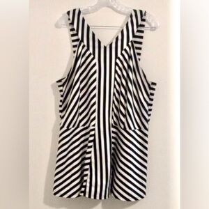Torrid 3x Sleeveless Striped V Neck peplum Top Plus Sexy Black white scuba like
